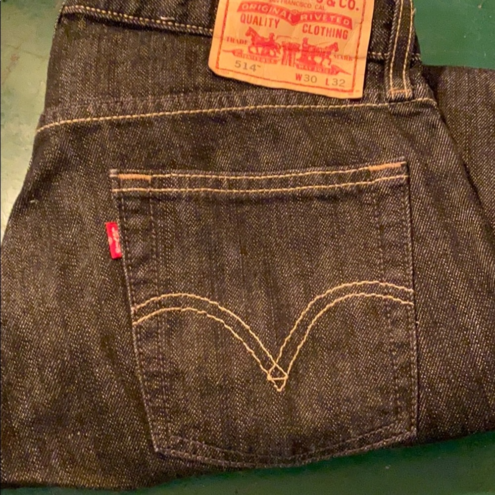Levi’s 514s — dark blackish blue — 30x32